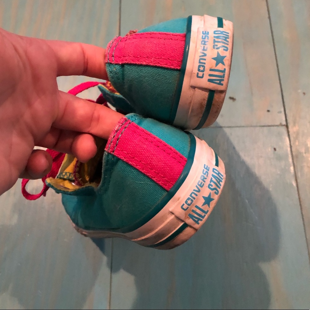 Girls converse shoes - Picture 2 of 5